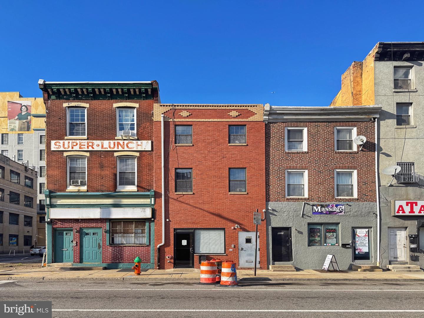 1241 VINE ST #2R Property Photo 1