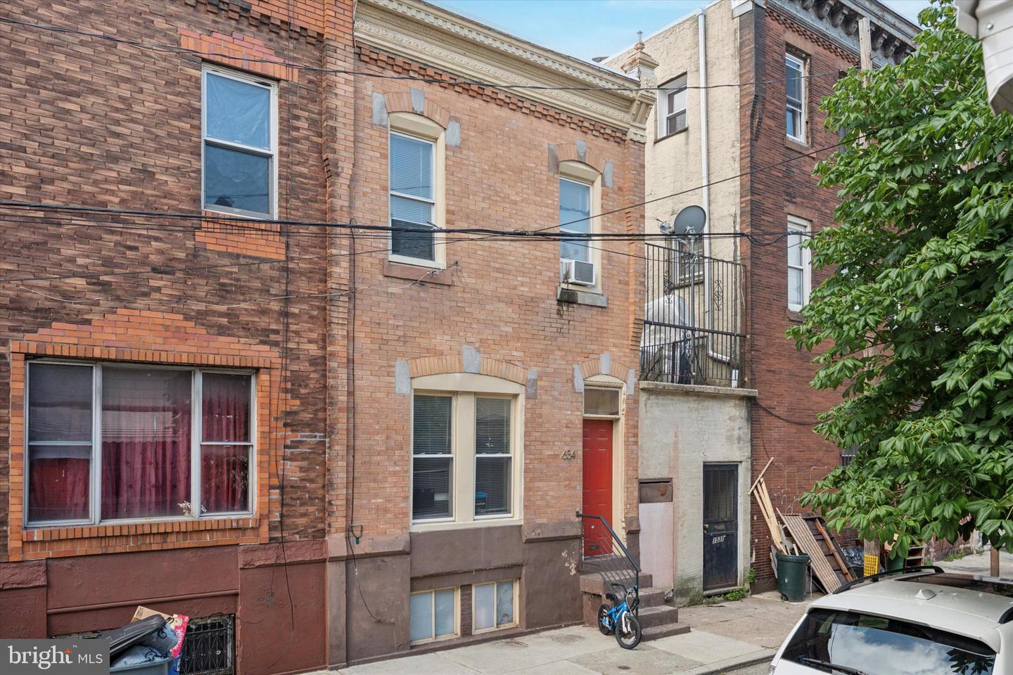 634 Cross St Property Photo 1