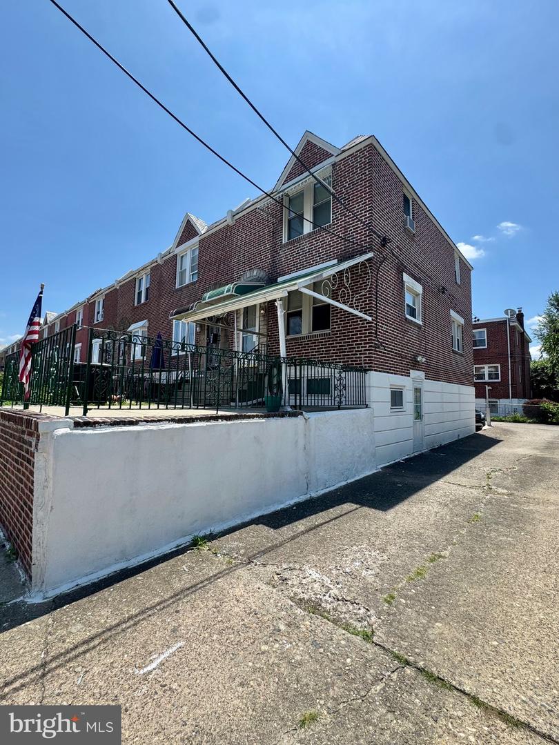 2506 S 75th St Property Photo 1
