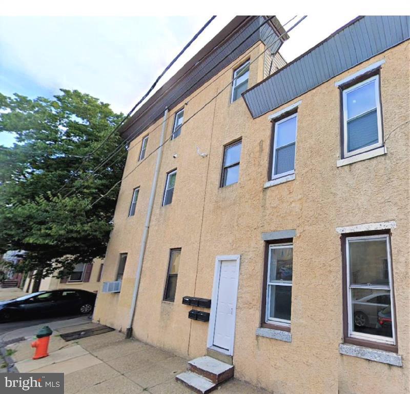715 BELGRADE ST #C Property Photo 1