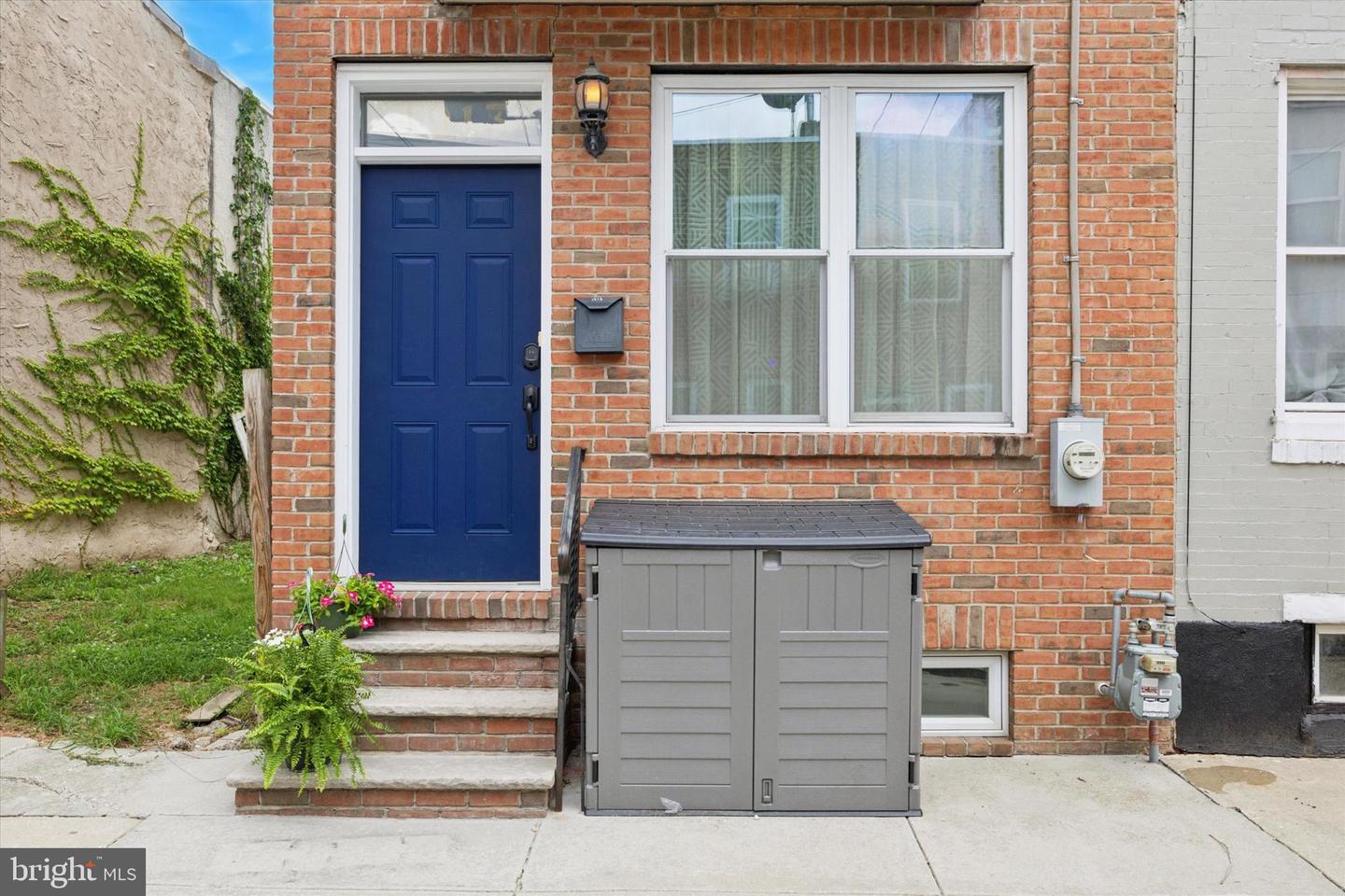 1913 Titan St Property Photo 3