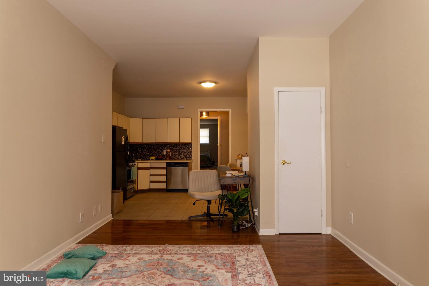 1622 E Passyunk Ave Property Photo 3