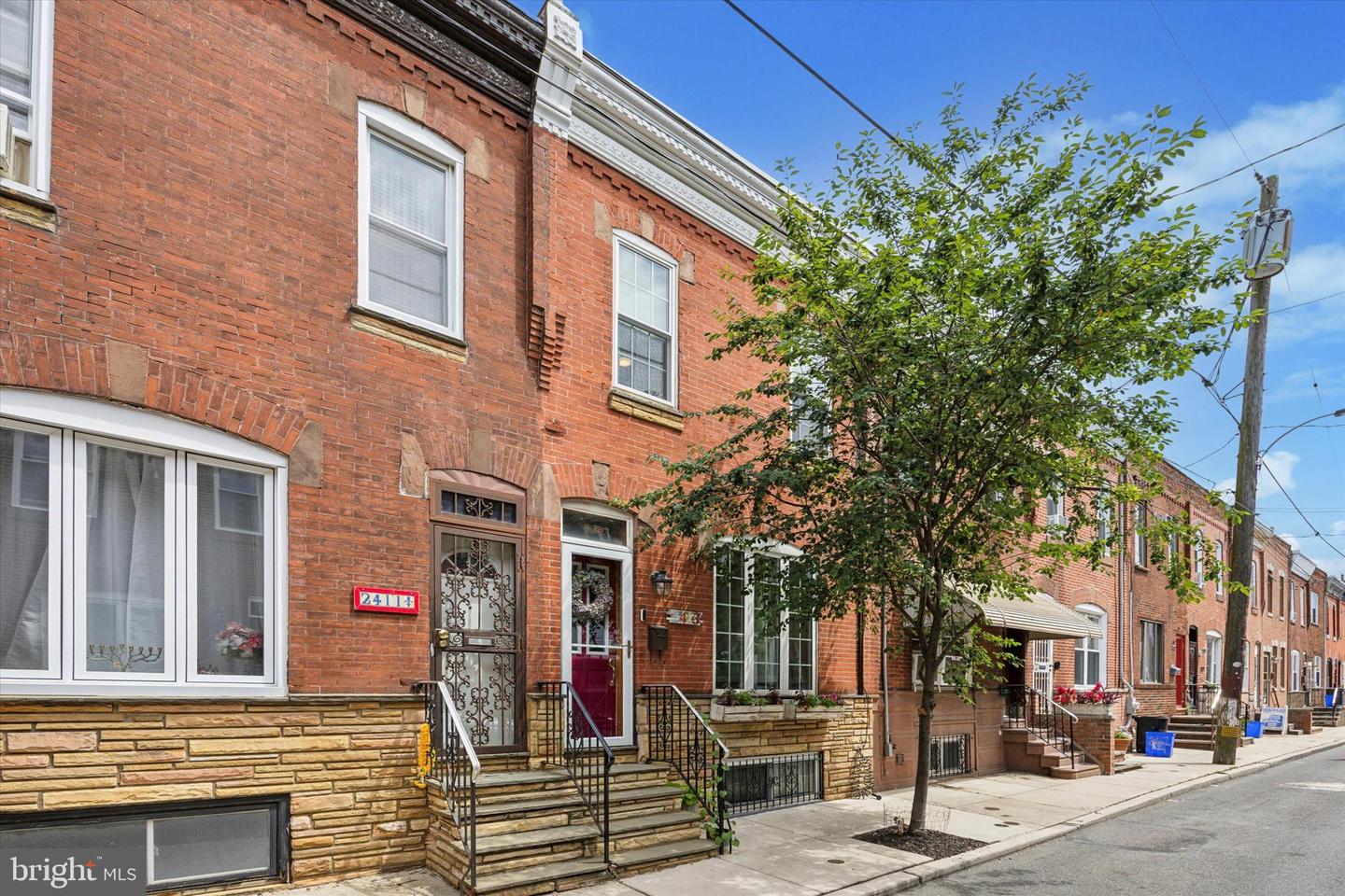 2413 S Mole St Property Photo 1