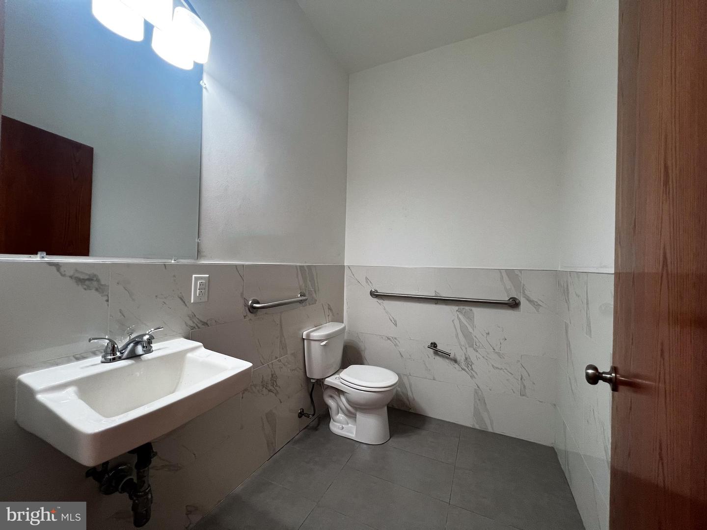 2737 W Girard Ave Property Photo 13