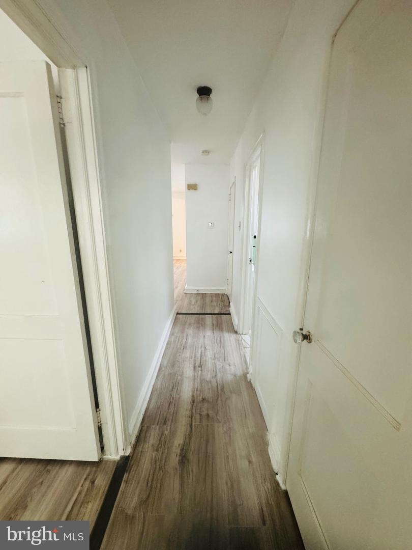 7233 Barnard St Property Photo 15