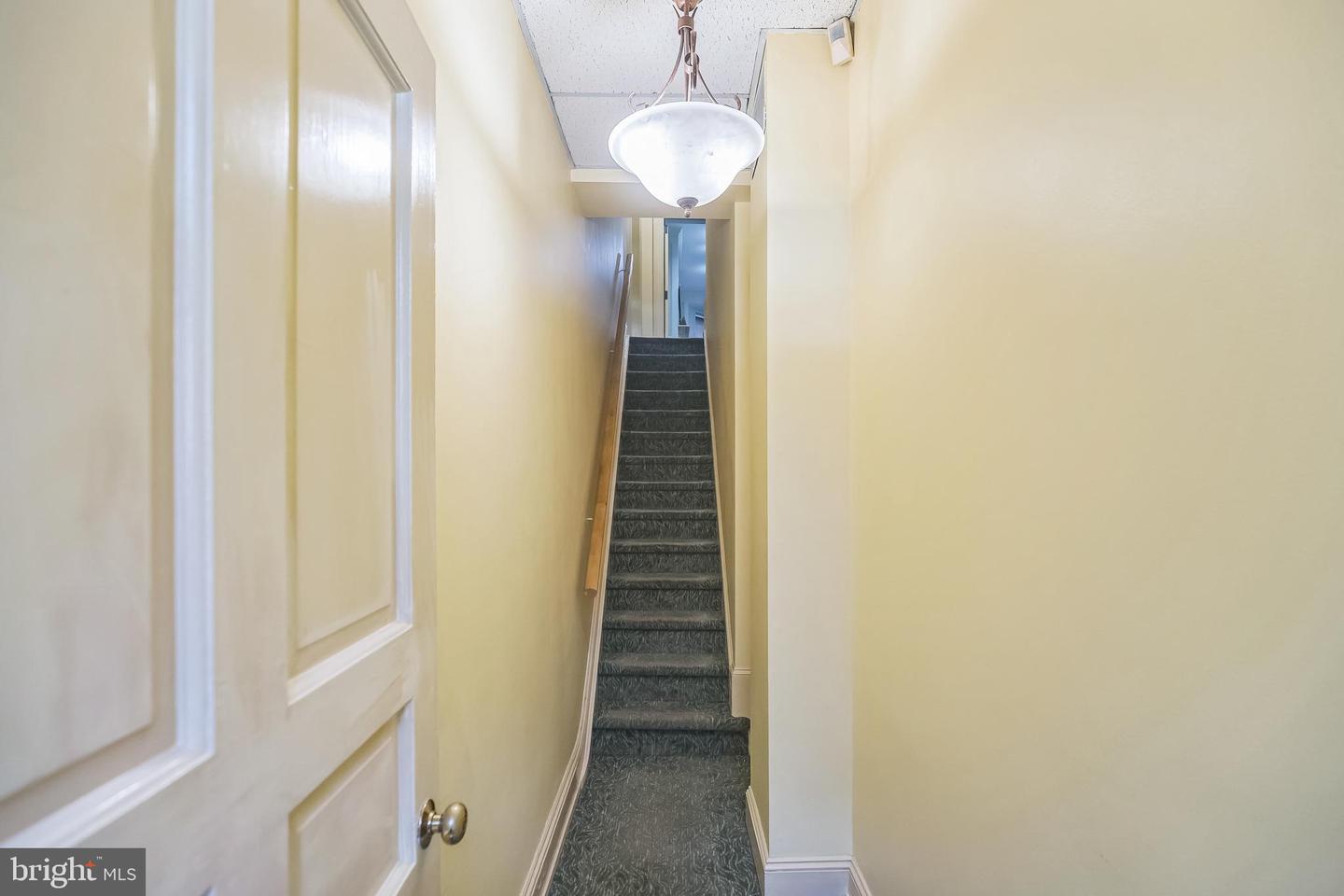 2047 Locust St Property Photo 15