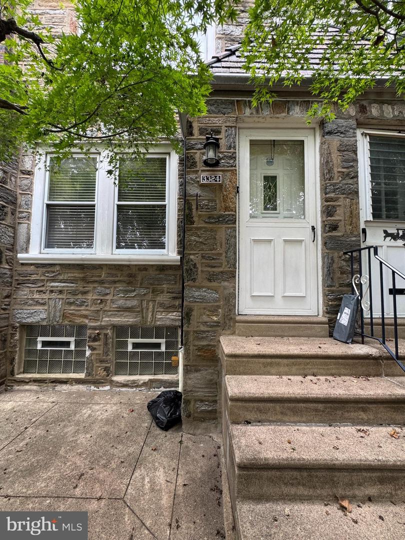3324 Longshore Ave Property Photo 1