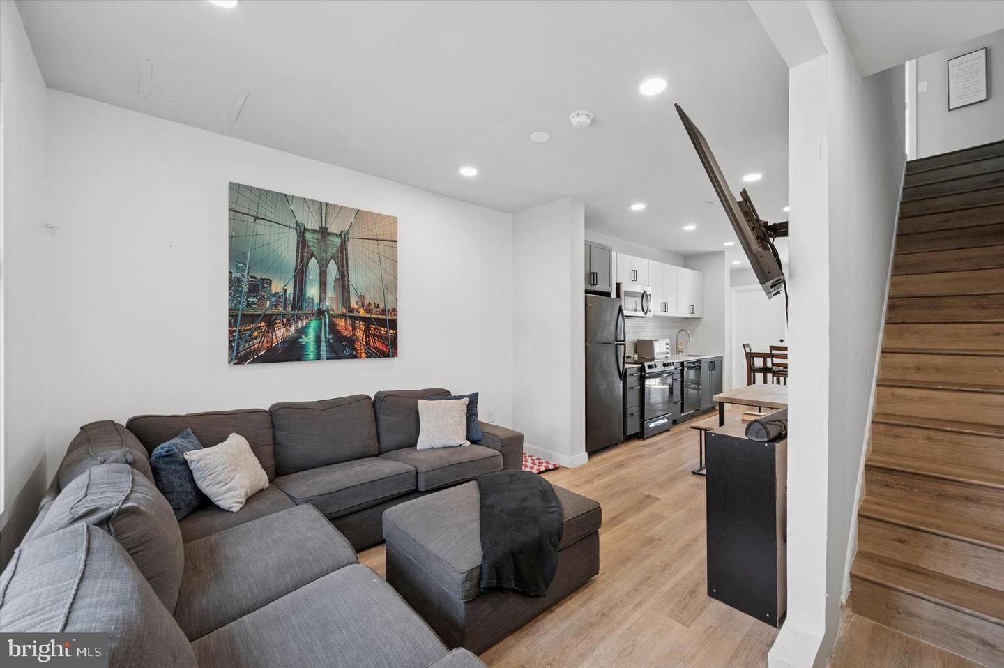 3024 N American St Property Photo 4