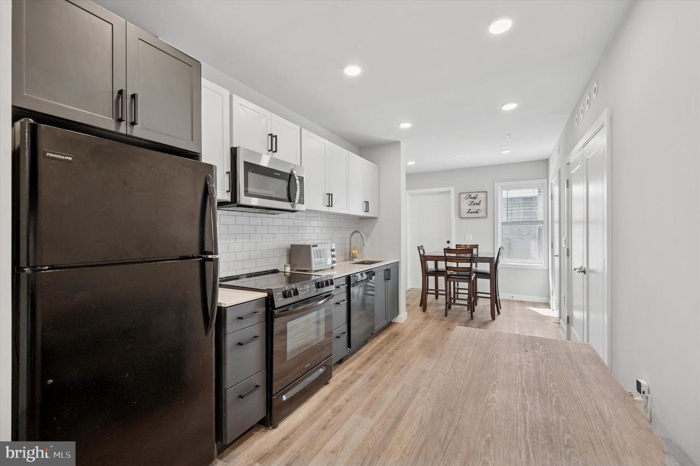 3024 N American St Property Photo 6