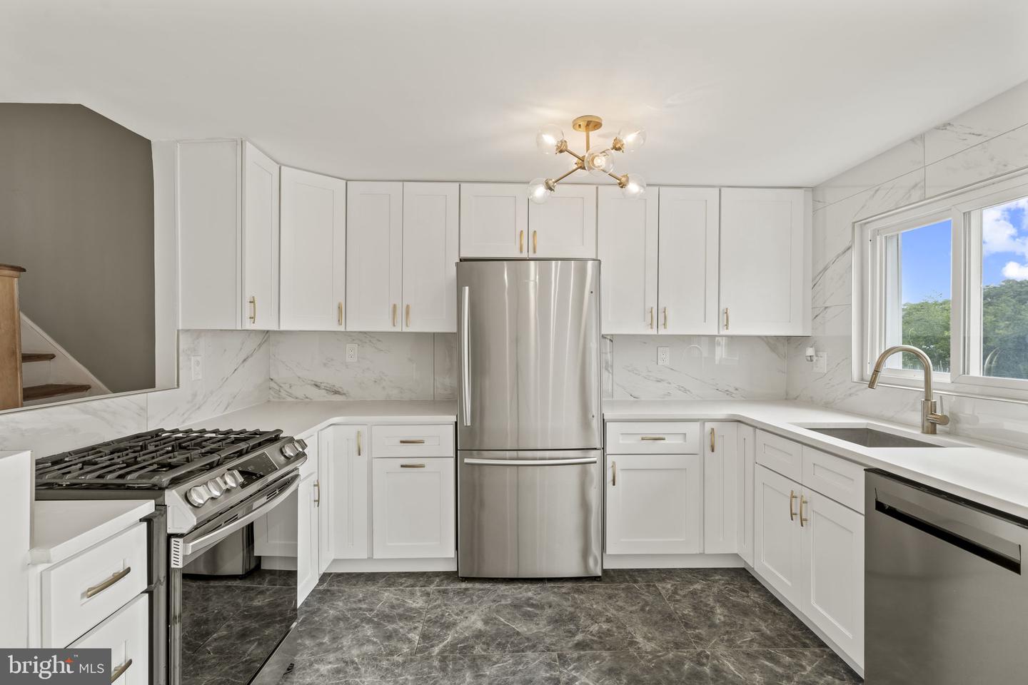 6917 Lindbergh Blvd Property Photo 1