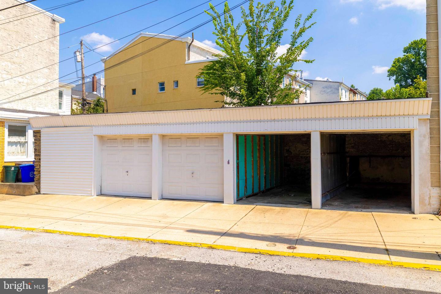 3921 Cresson St Property Photo 4