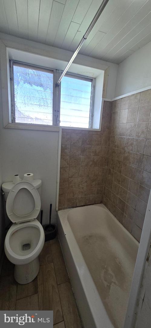 2237 Simon St Property Photo 7
