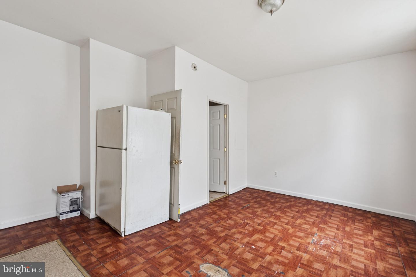 1520 W Ontario St Property Photo 9