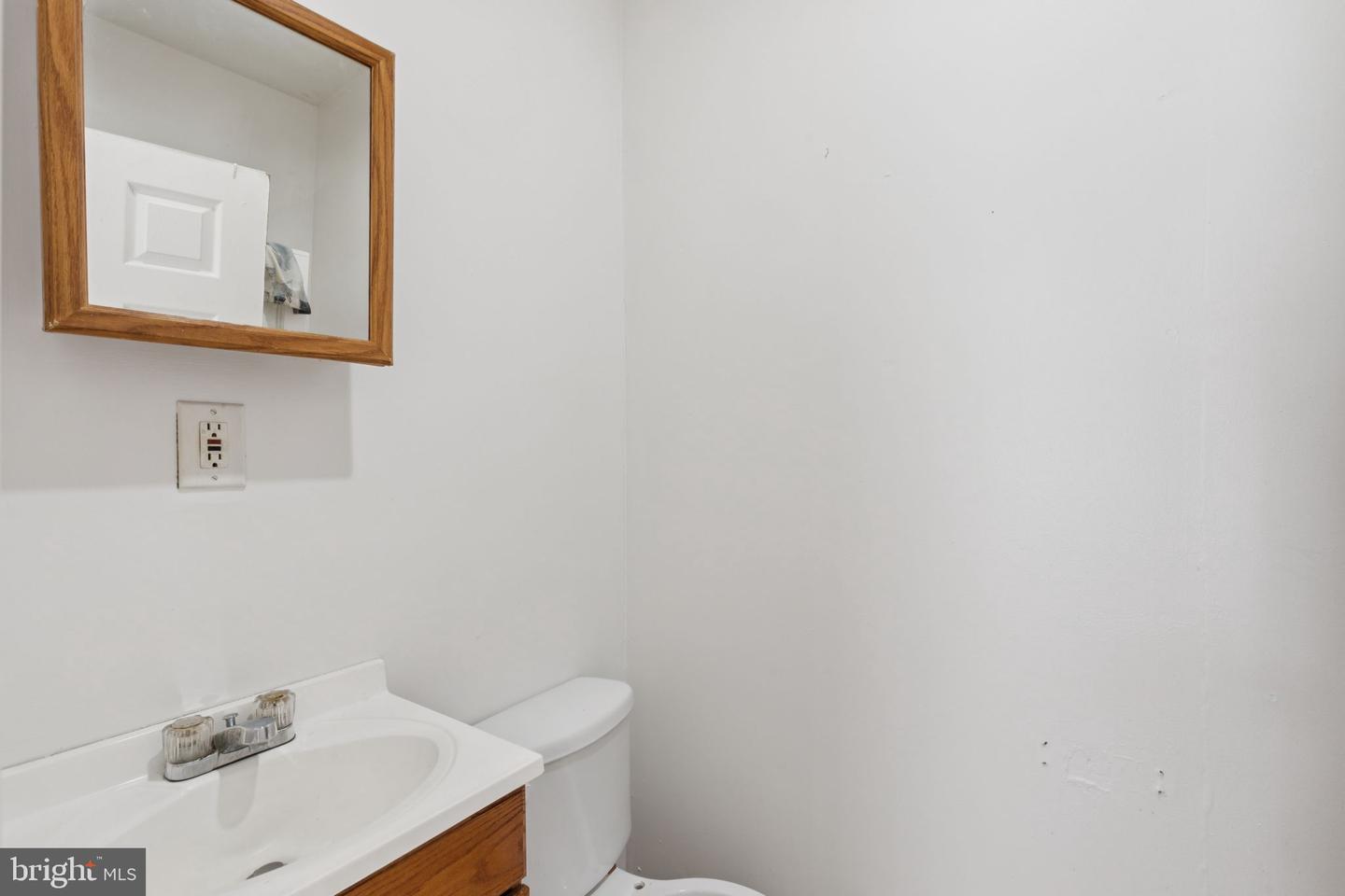 1520 W Ontario St Property Photo 12