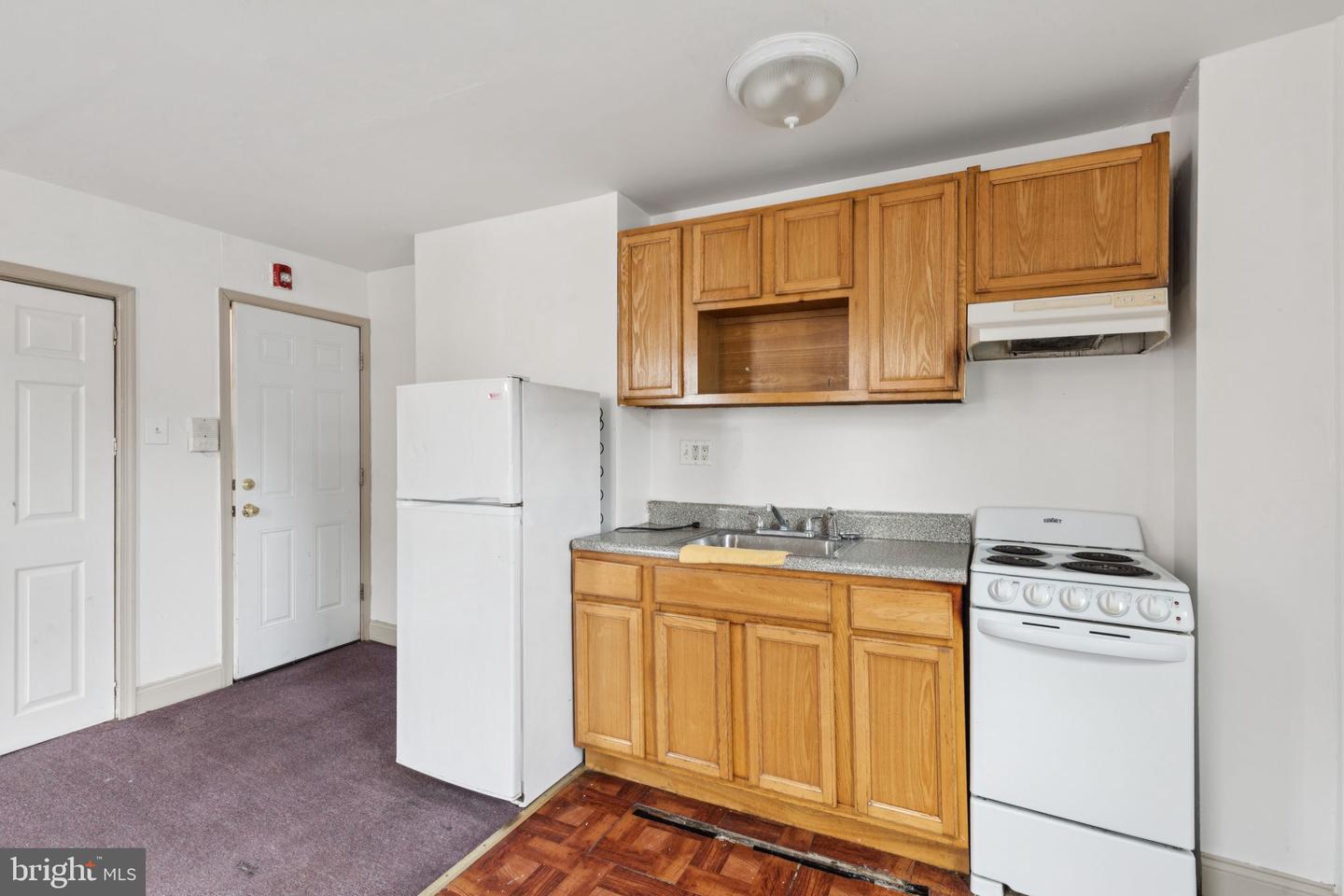 1520 W Ontario St Property Photo 16