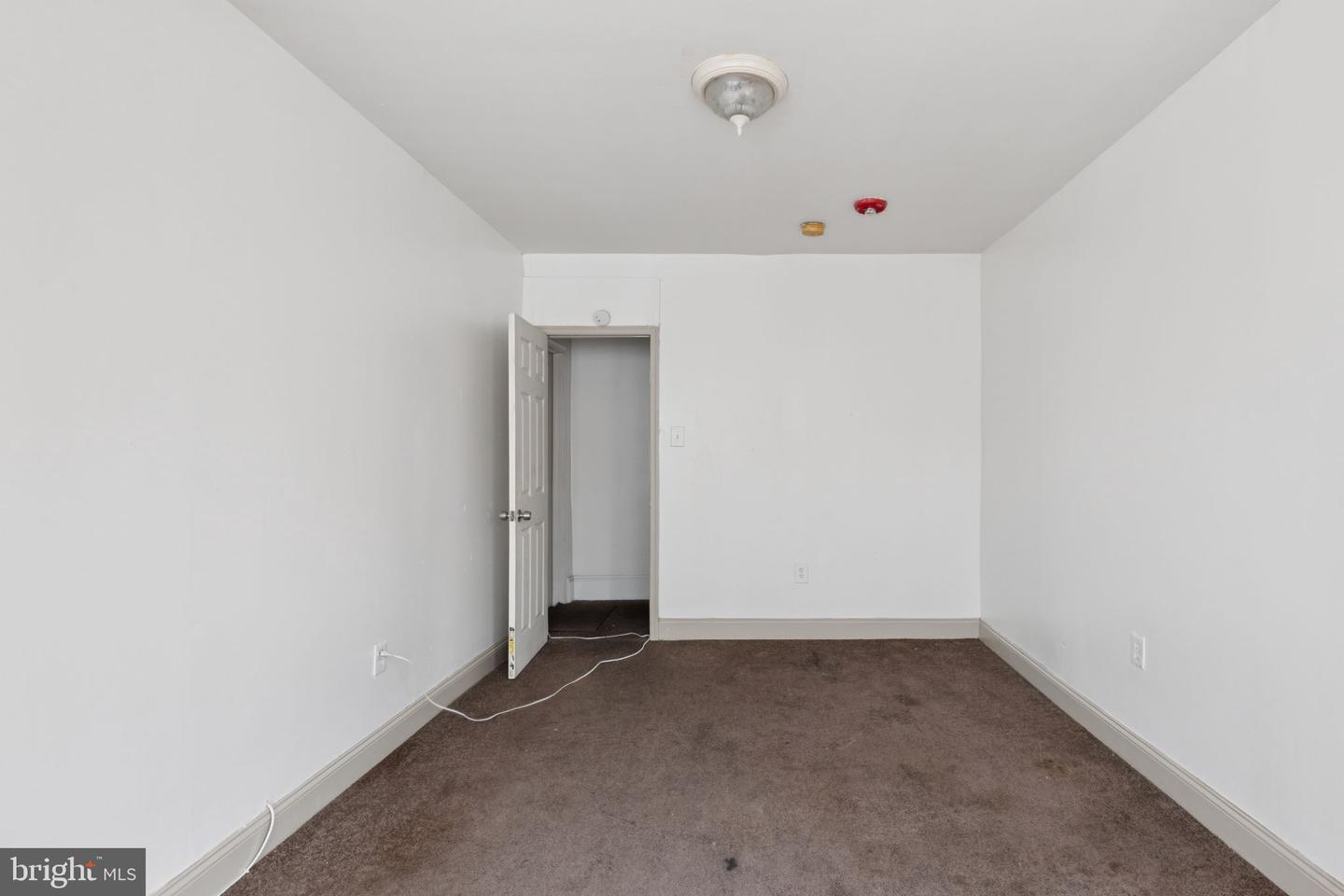 1520 W Ontario St Property Photo 33