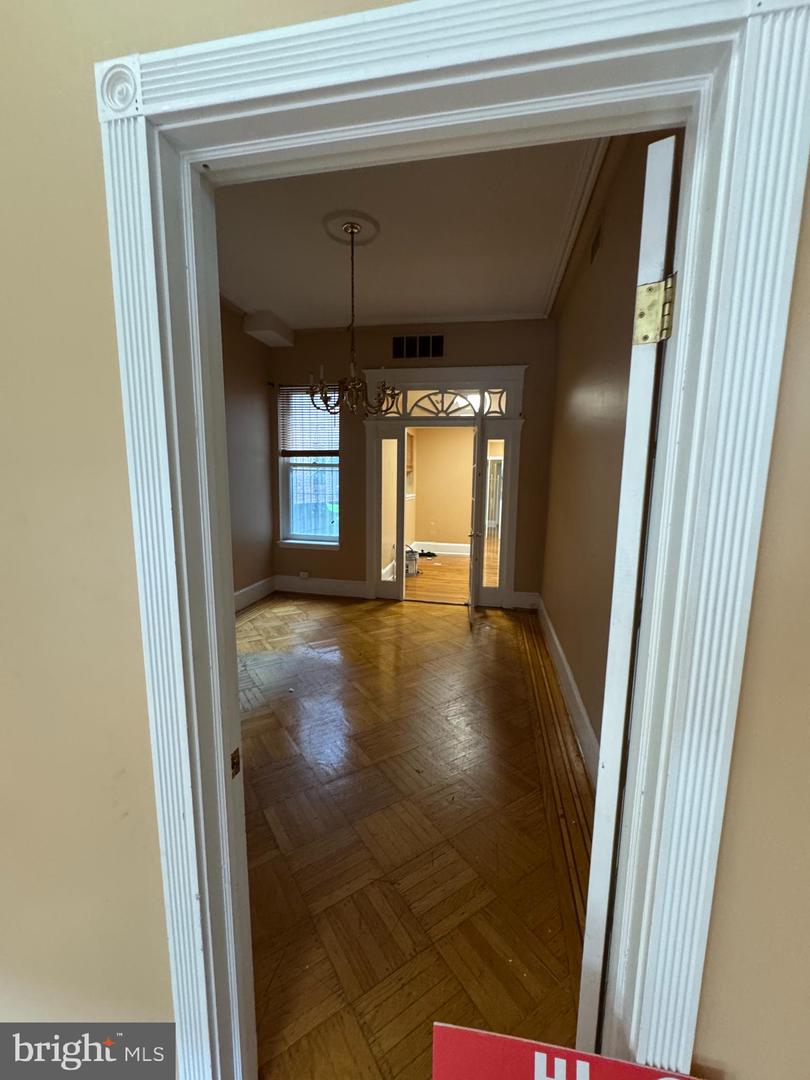 1806 S Broad St Property Photo 5