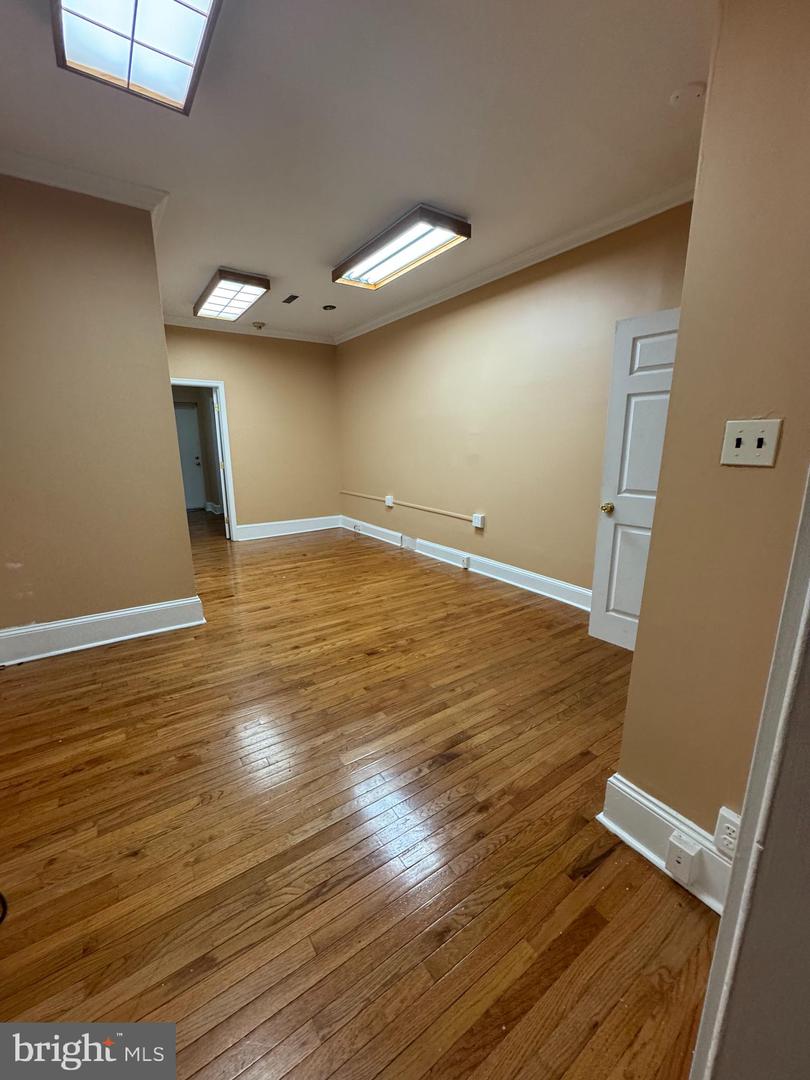 1806 S Broad St Property Photo 6