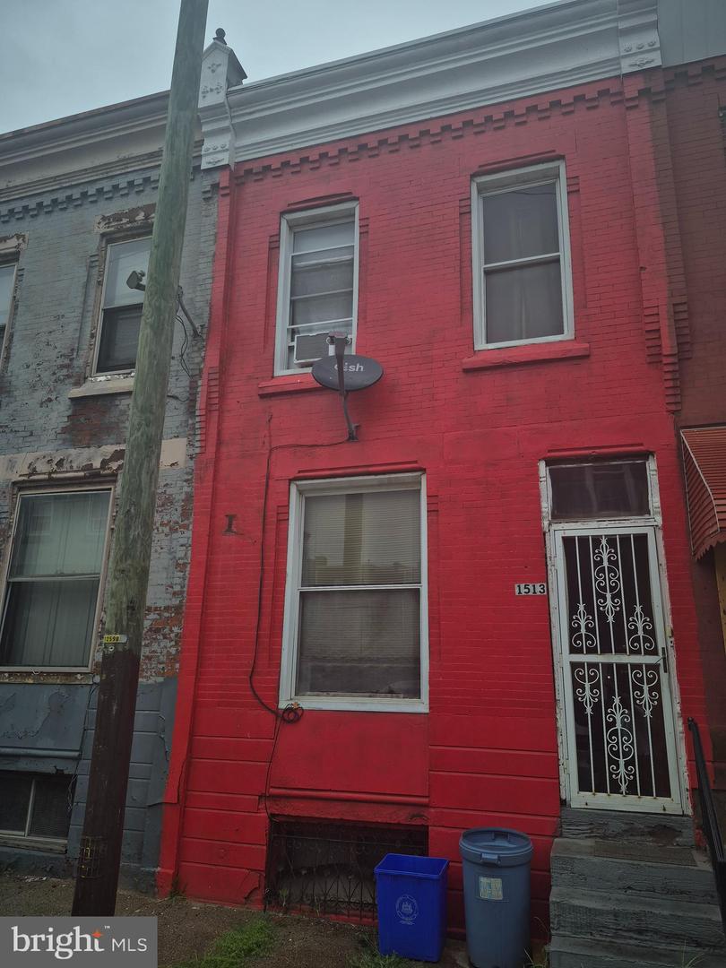 1513 W Hazzard St Property Photo 1