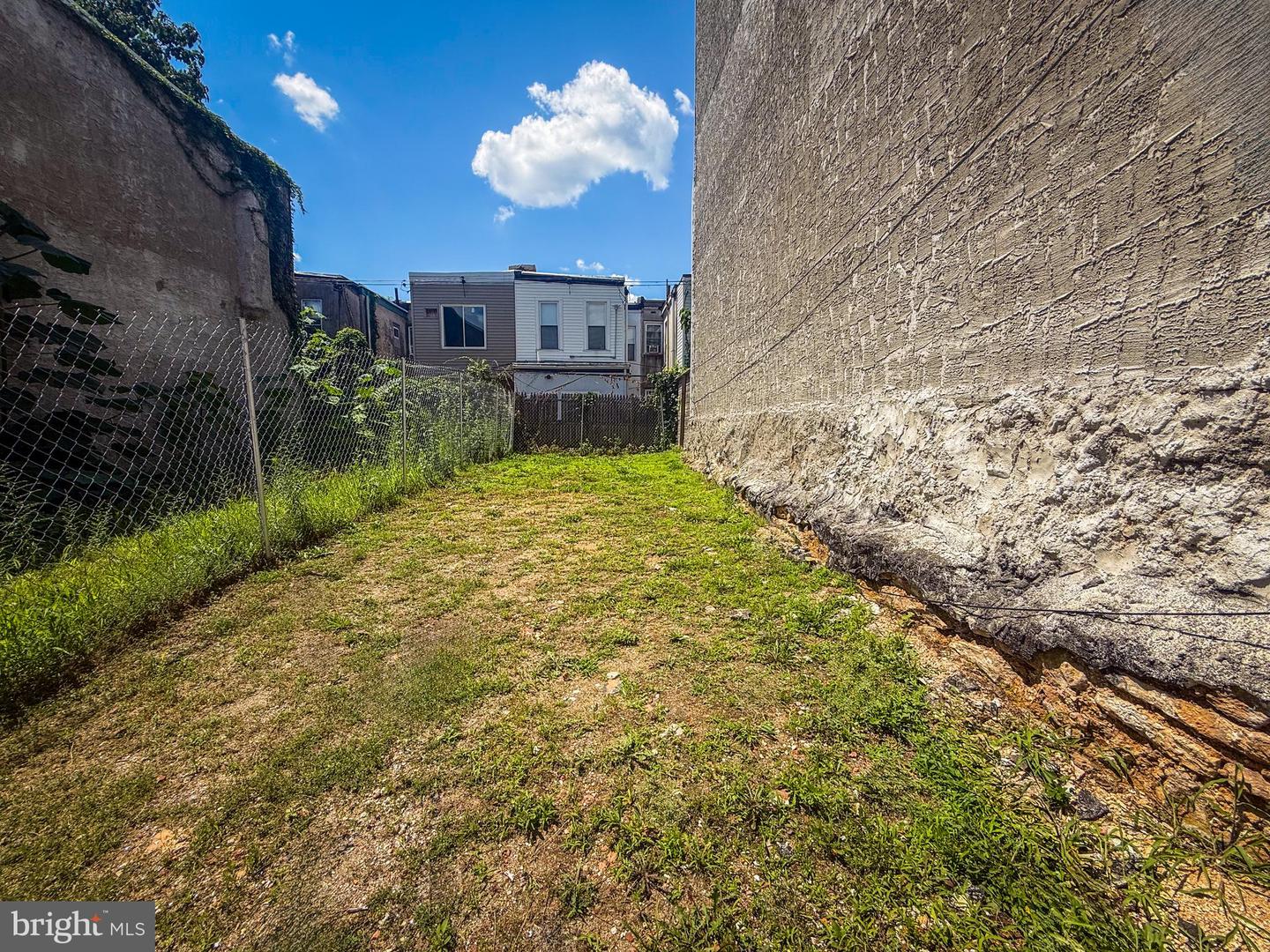 1750 N BAILEY ST Property Photo 1