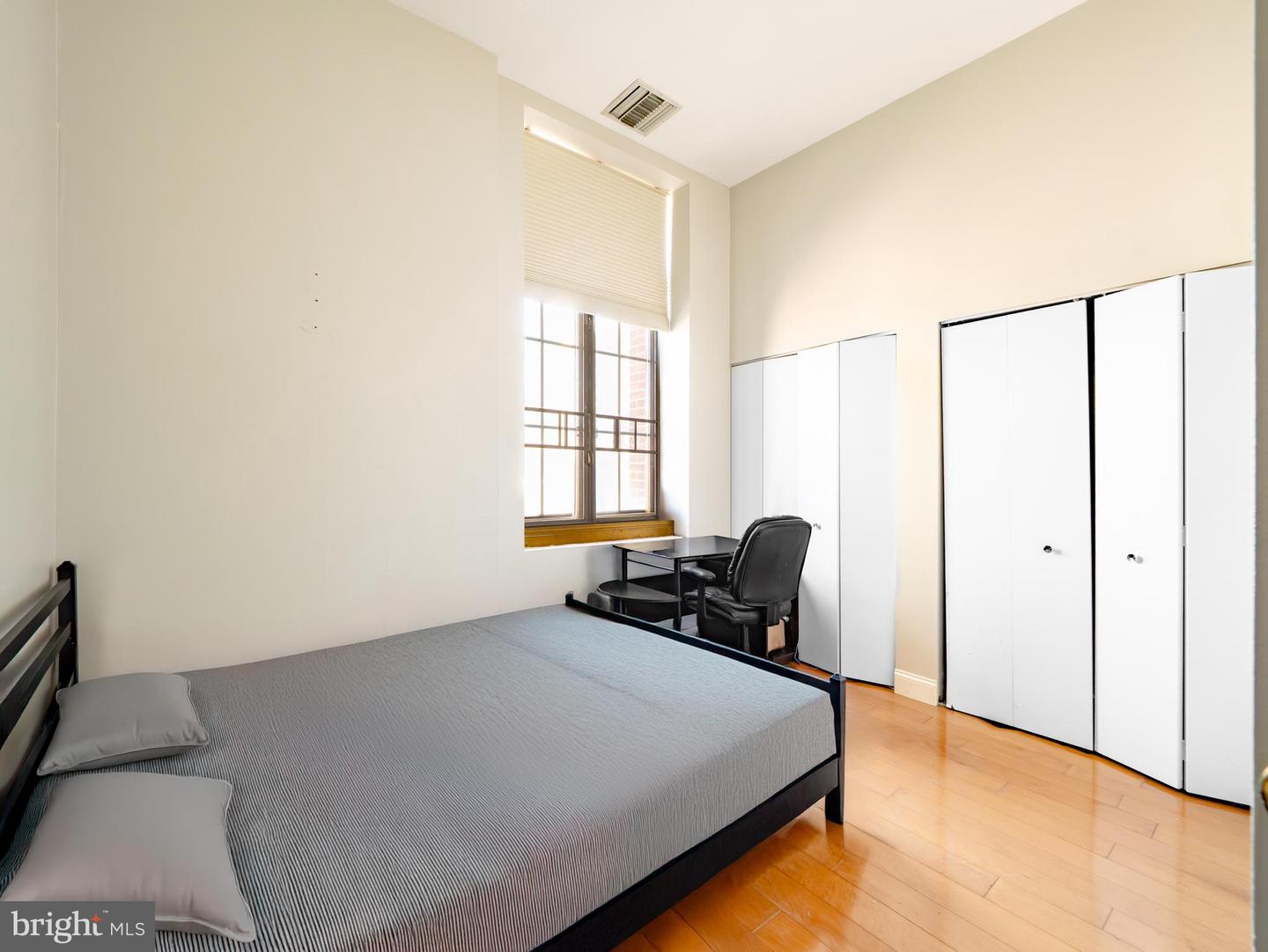 1601 Spring Garden St #208 Property Photo 4