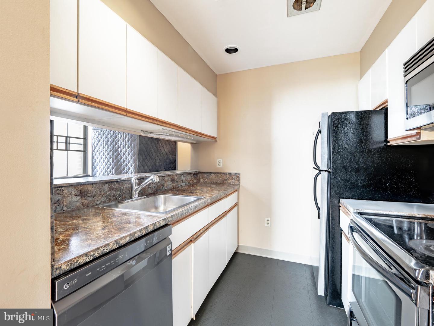 1601 Spring Garden St #208 Property Photo 6