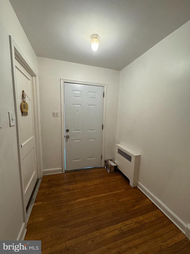 6662 Erdrick St Property Photo 4