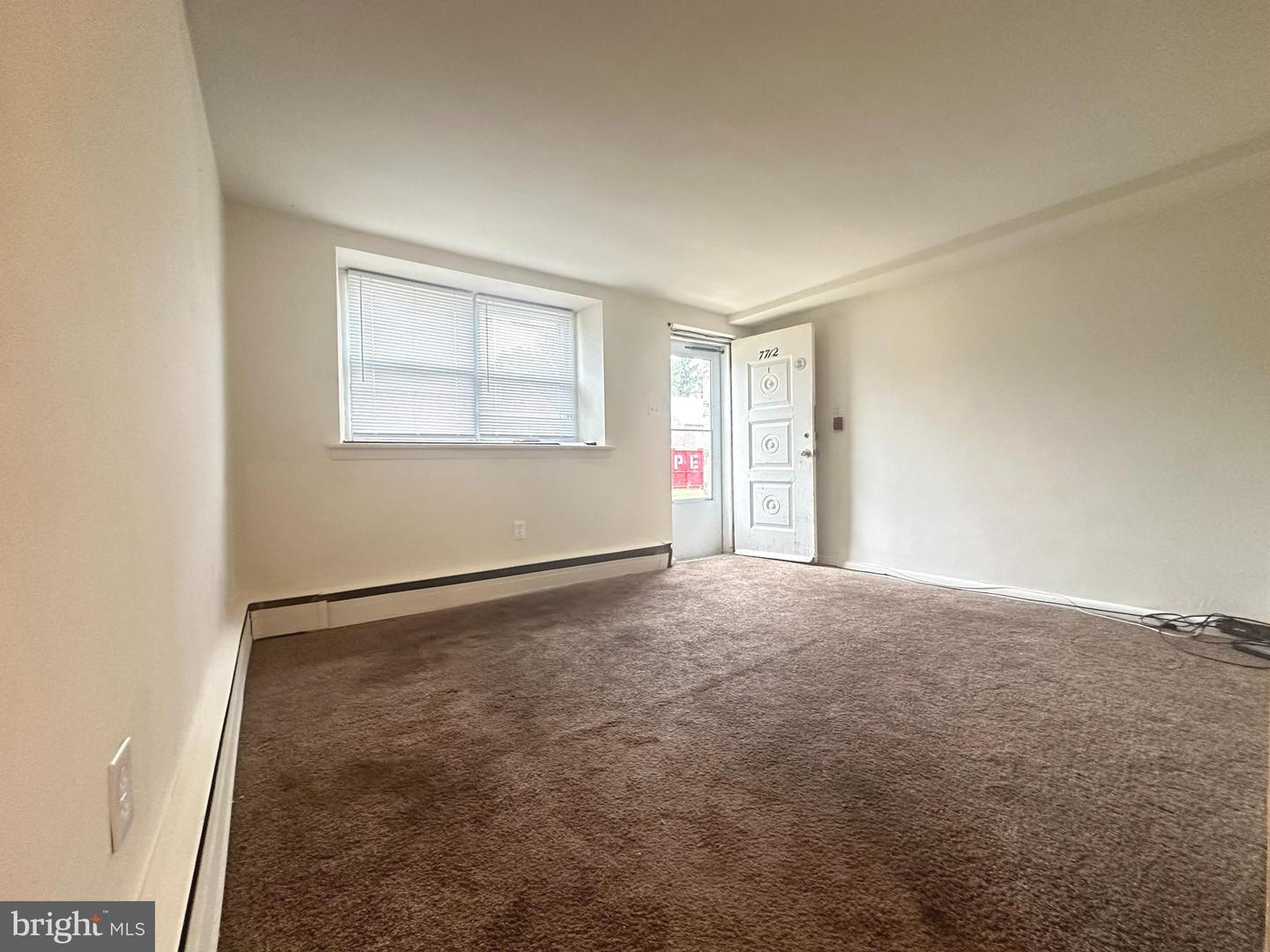 7712-14 Watson St Property Photo 5