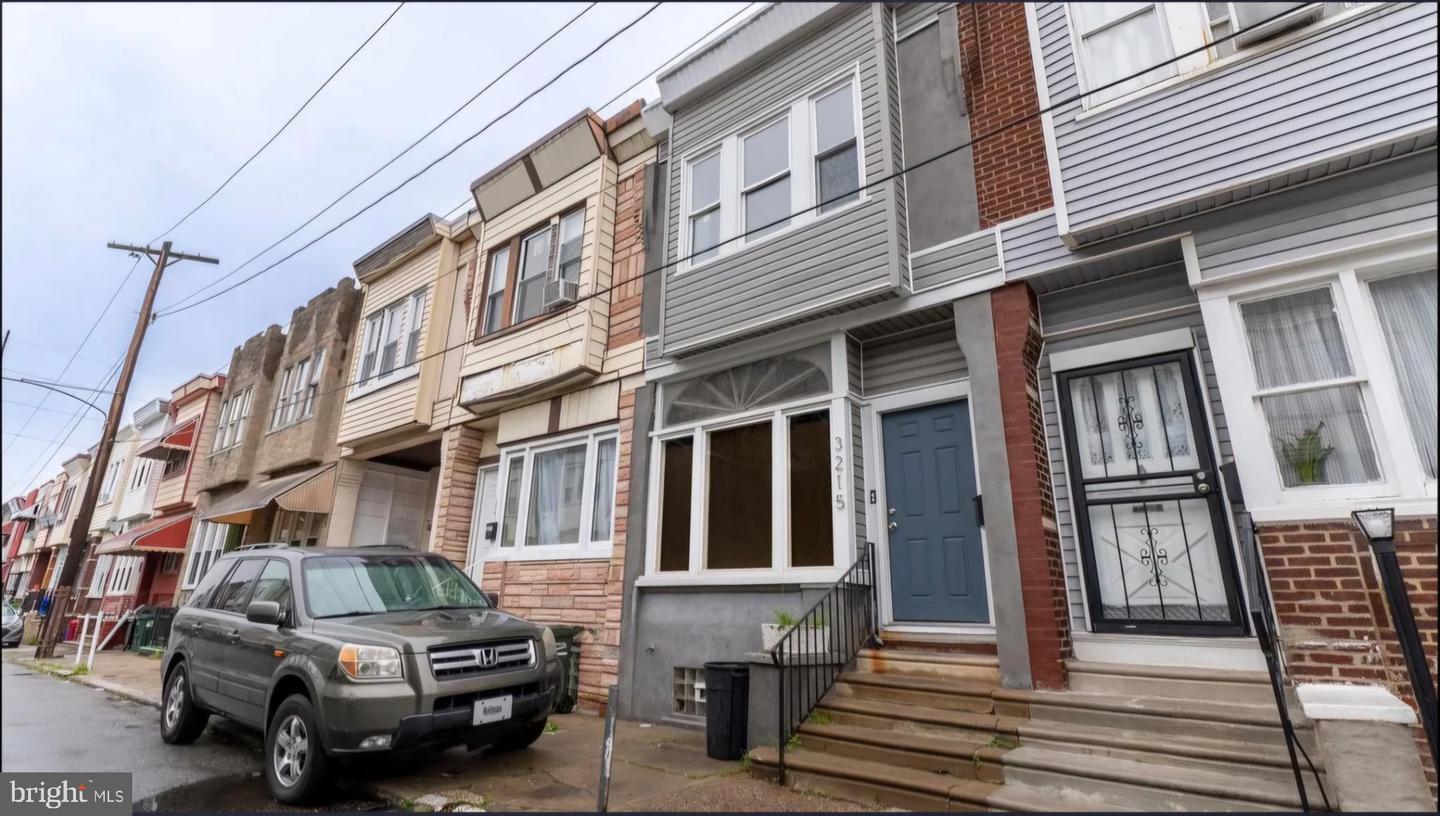 3215 N NEWKIRK ST Property Photo 1