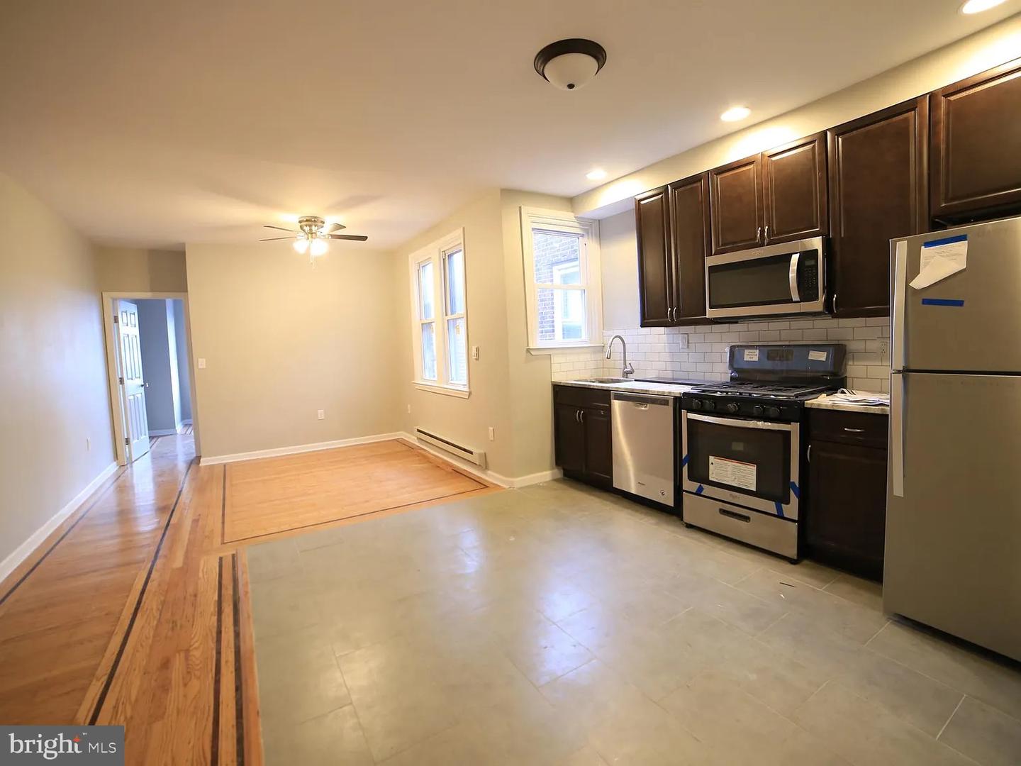 5250 W Berks St #2 Property Photo 1