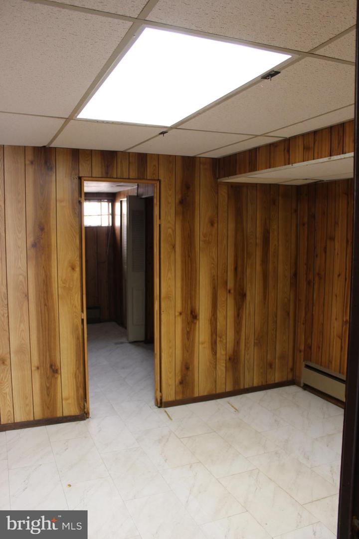 2485 Napfle St Property Photo 6