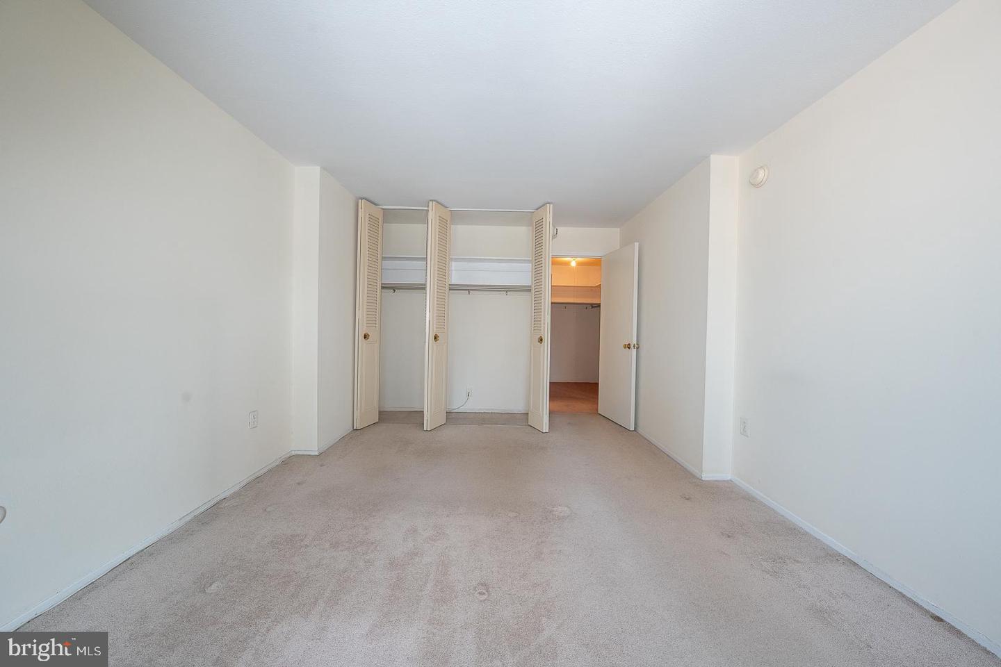 1919 Chestnut St #1016 Property Photo 8