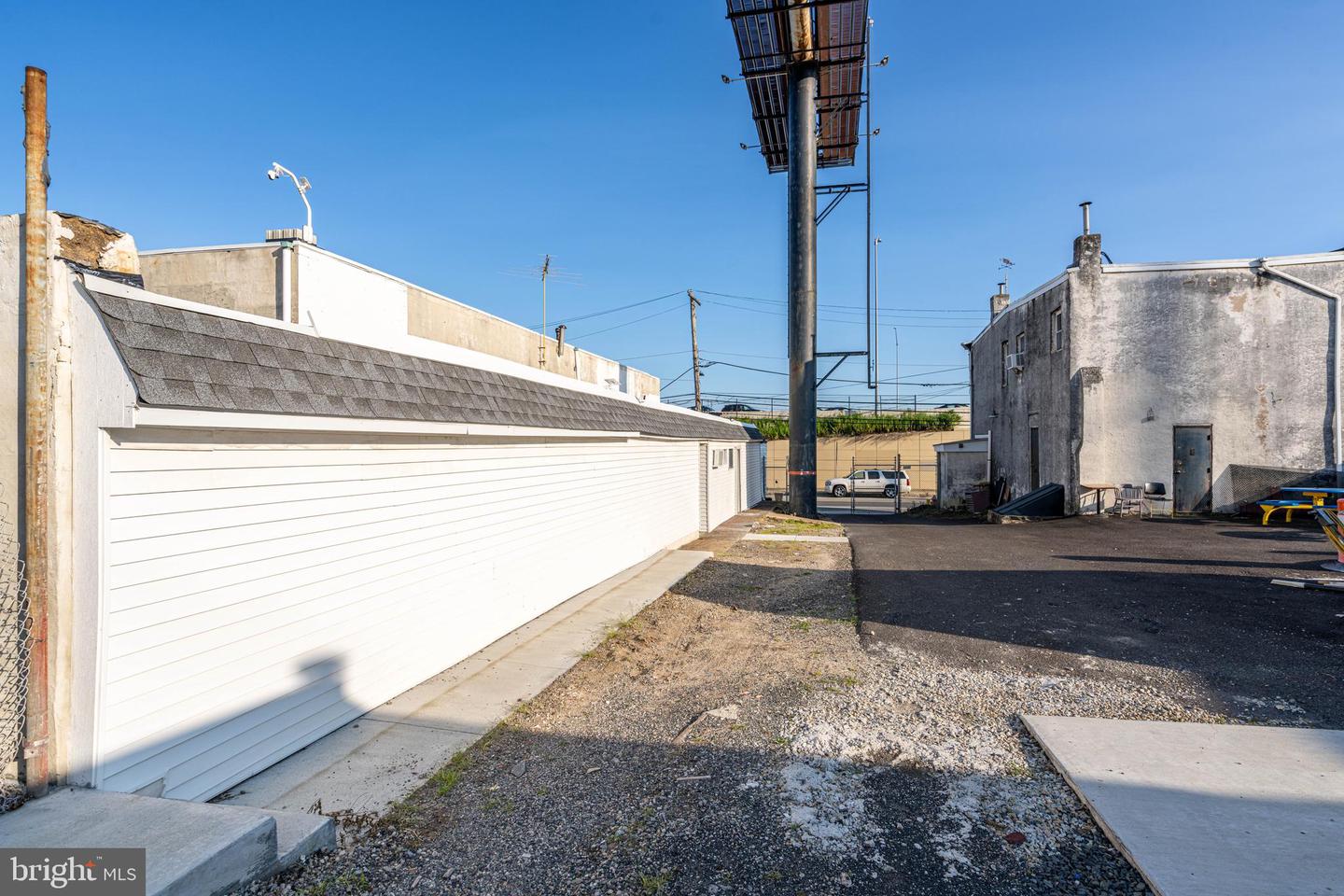 6914-16 State Rd Property Photo 3