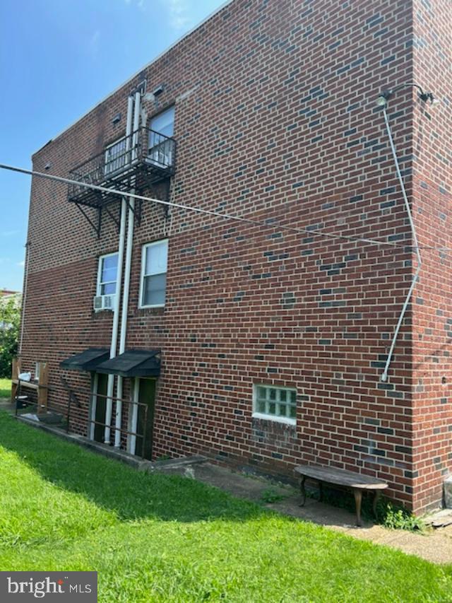 7314-16 Dorcas St Property Photo 3