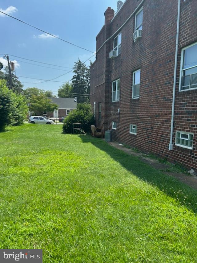 7314-16 Dorcas St Property Photo 5