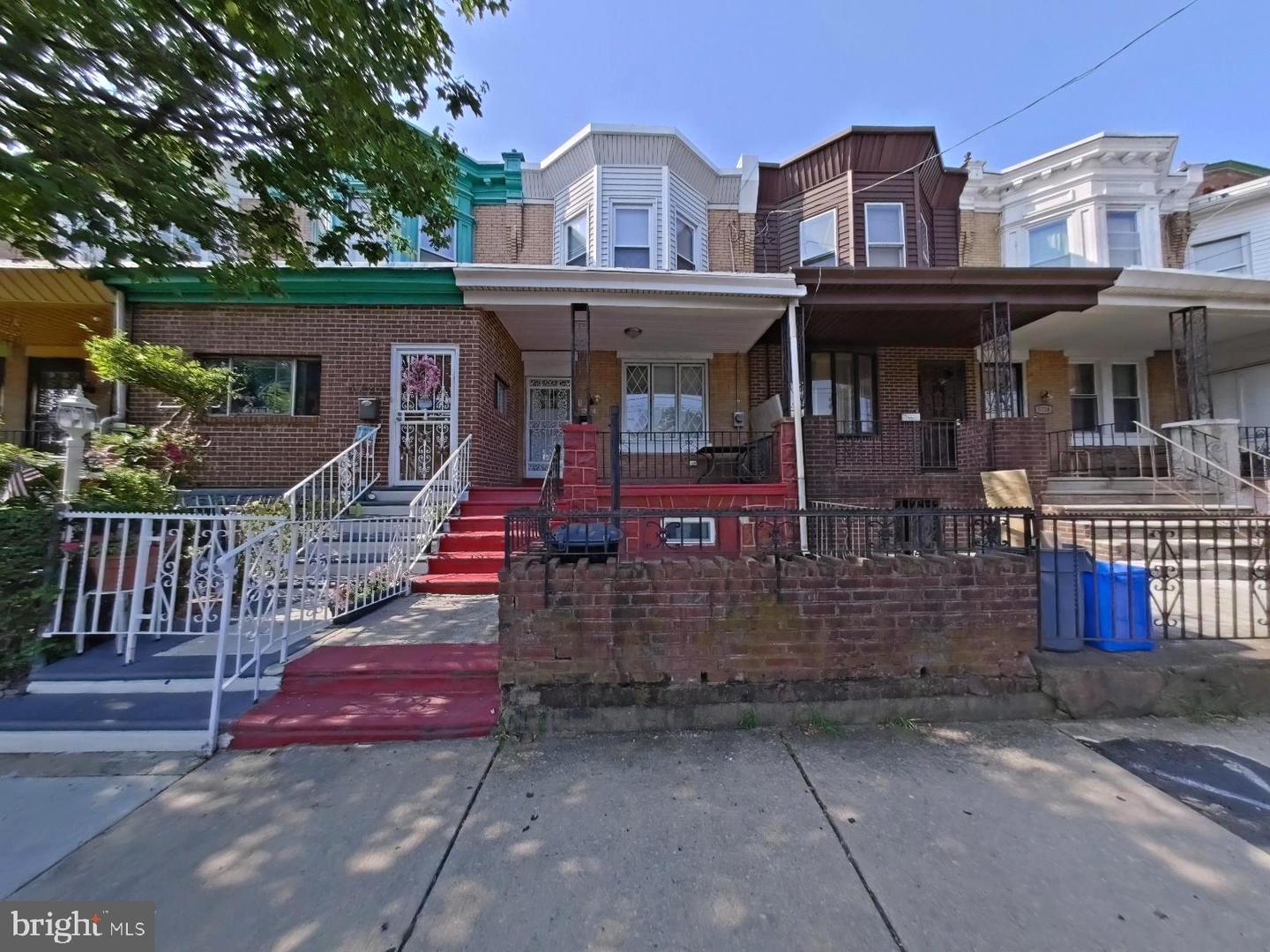 5724 SPRUCE ST Property Photo 1