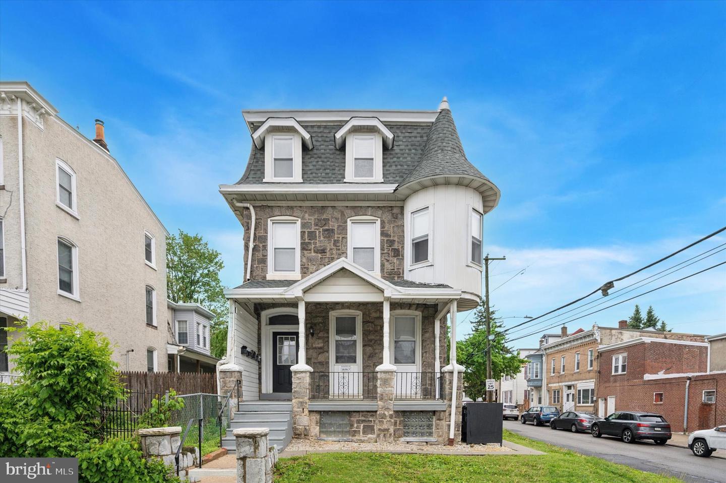 401 LYCEUM AVE Property Photo 1