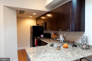 359 Lyceum Ave Property Photo 13