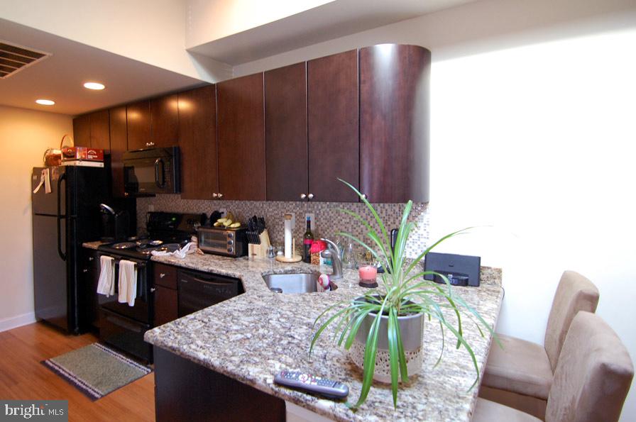 359 Lyceum Ave Property Photo 15