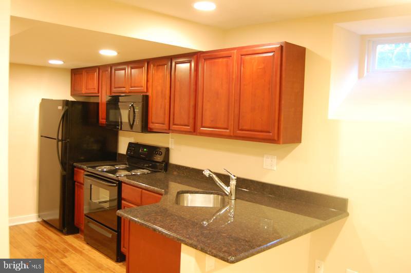 359 Lyceum Ave Property Photo 24
