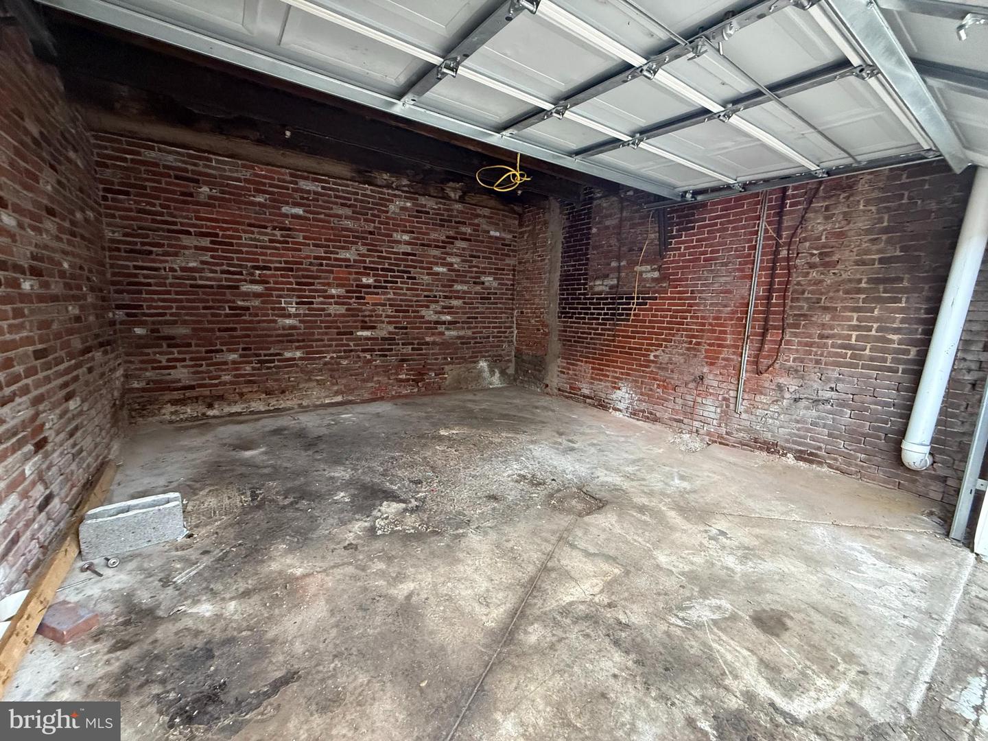 2614 W Montgomery Ave Property Photo 1