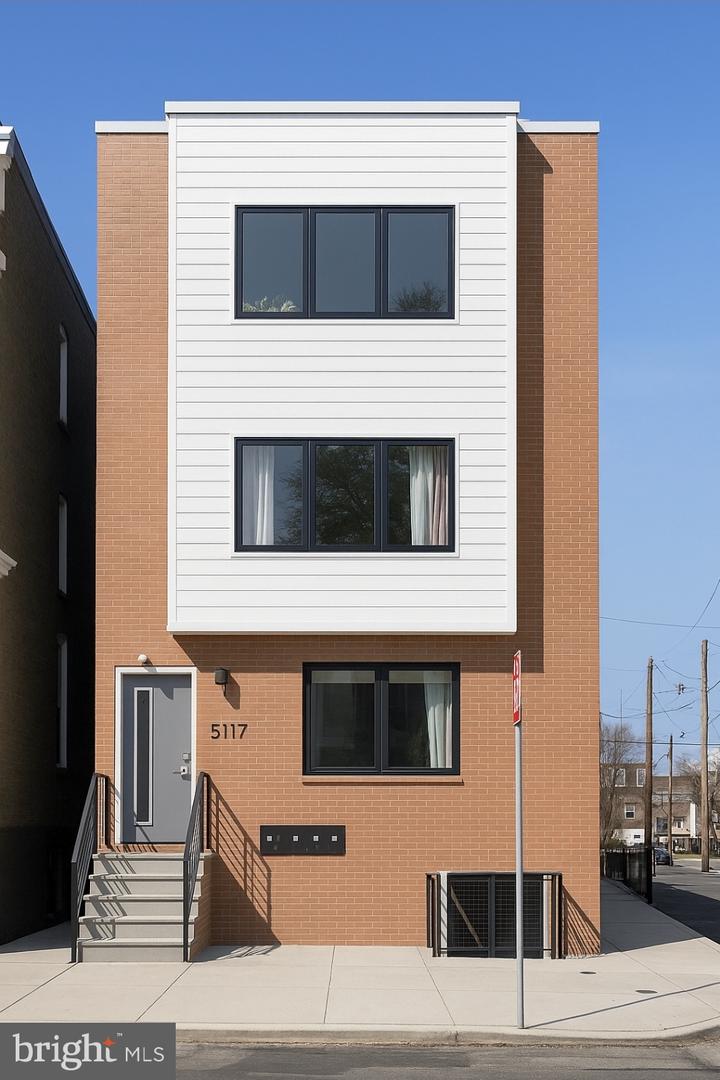 5117 WARREN ST Property Photo 1
