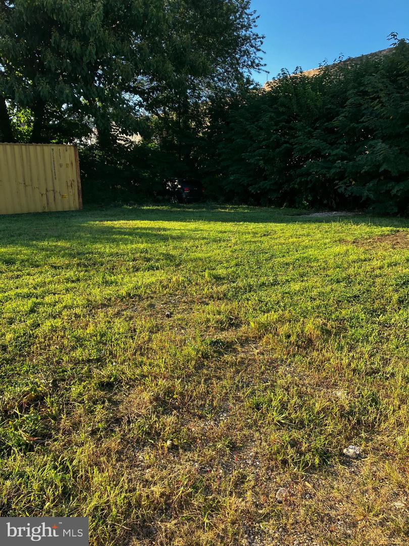 5117 Warren St Property Photo 7