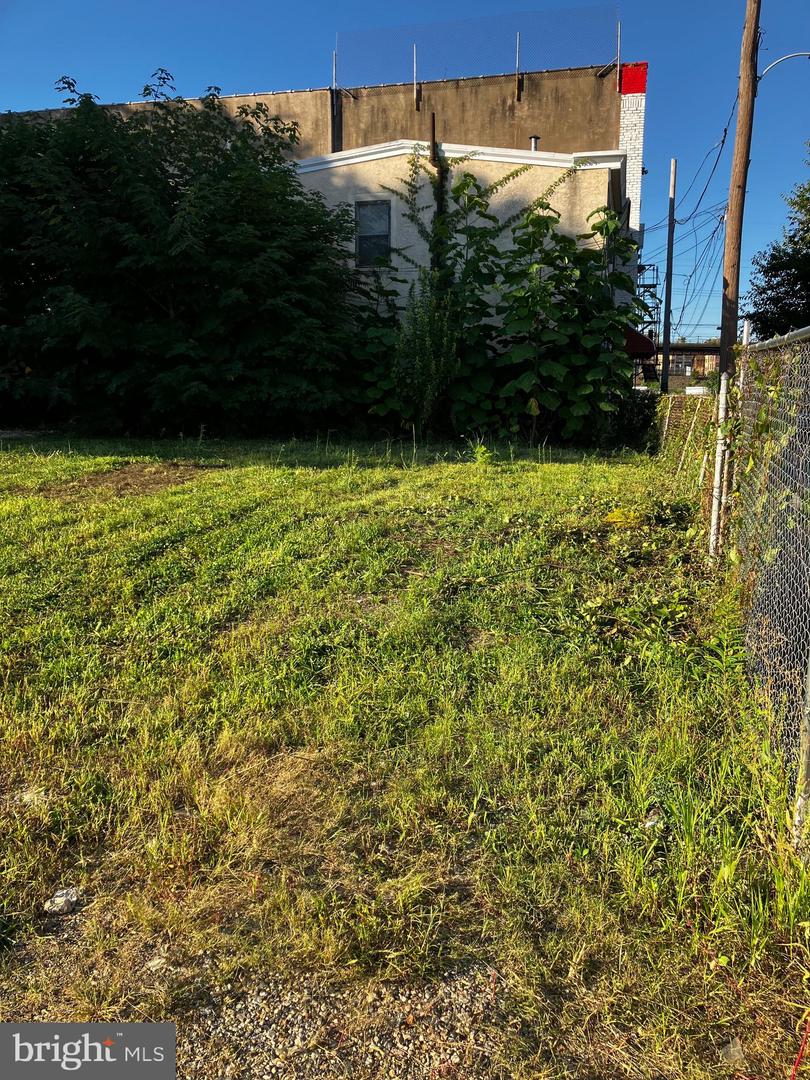 5117 Warren St Property Photo 8