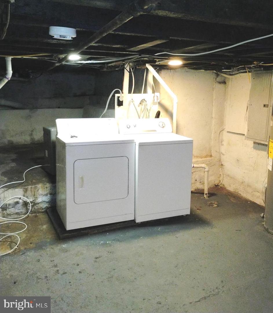 1305 W Rush St Property Photo 24