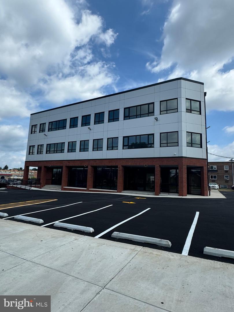 1729 COTTMAN AVE #201 Property Photo 1