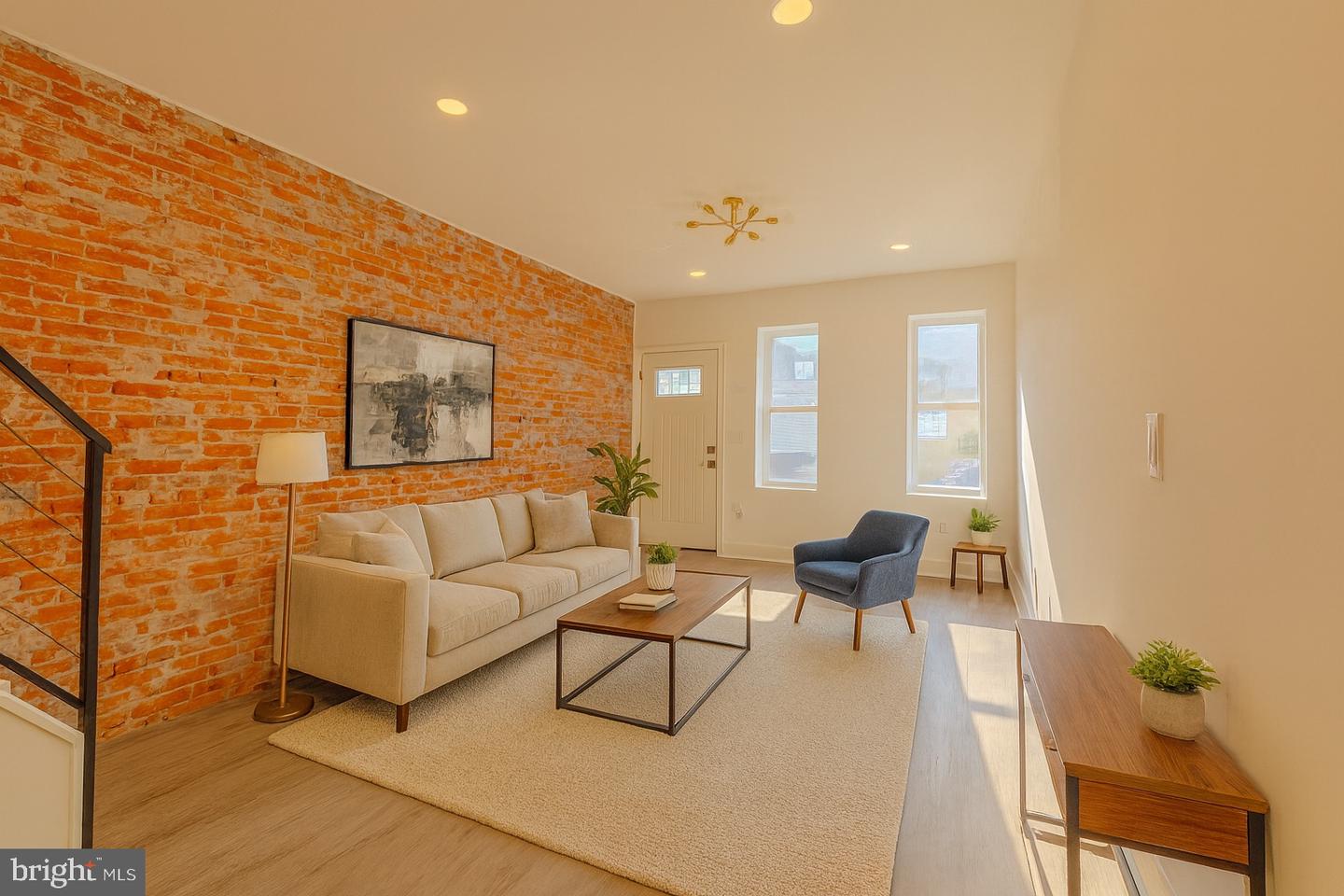 2427 N Hancock St Property Photo 1