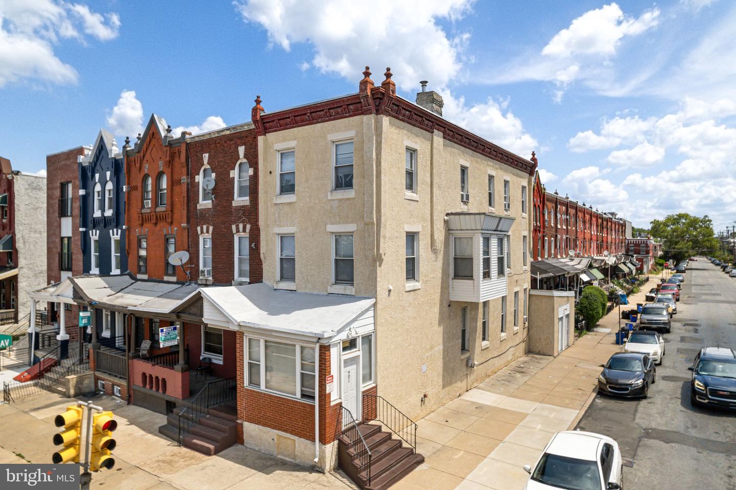 901 BELMONT AVE Property Photo 1