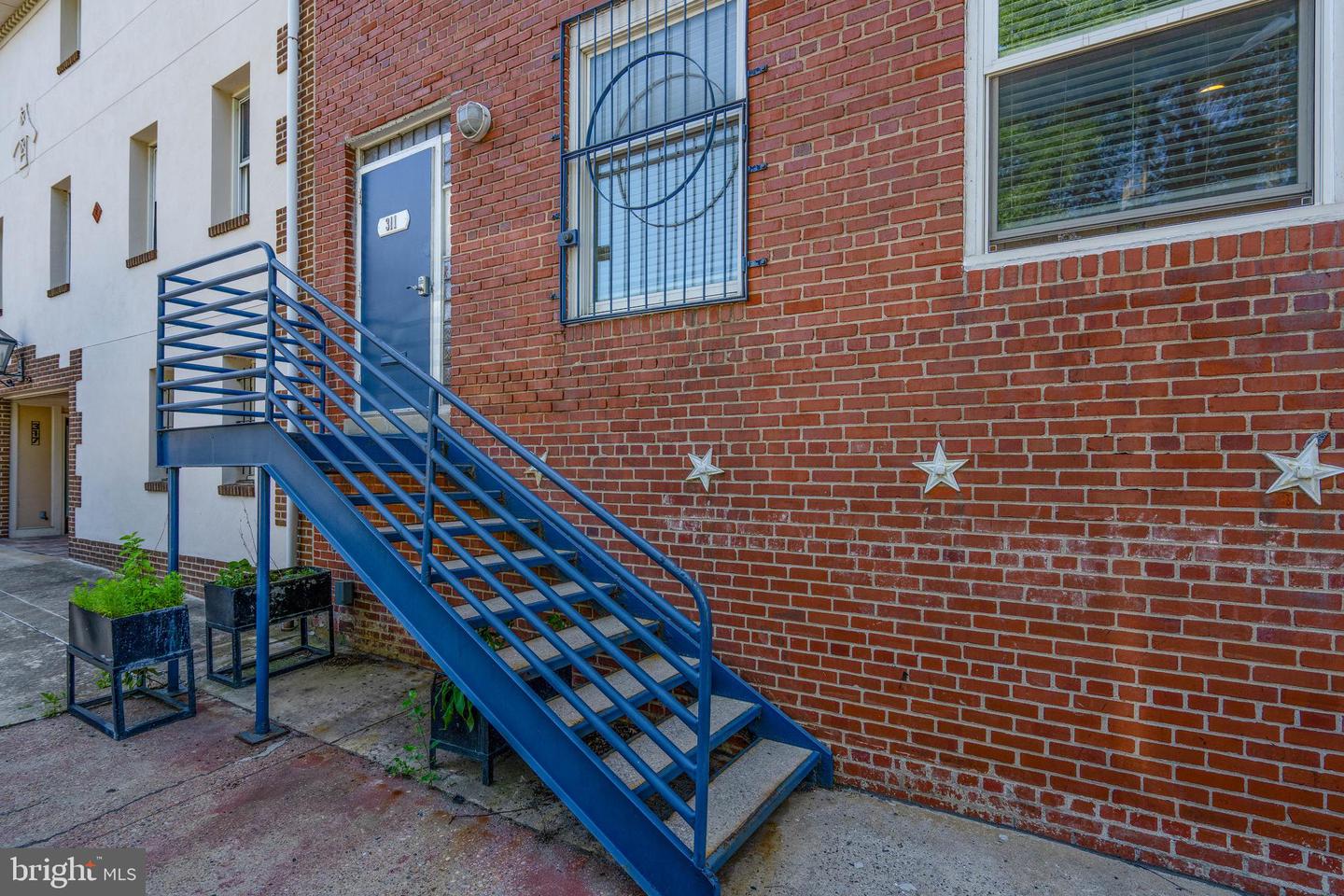 311-13 N Front St Property Photo 2