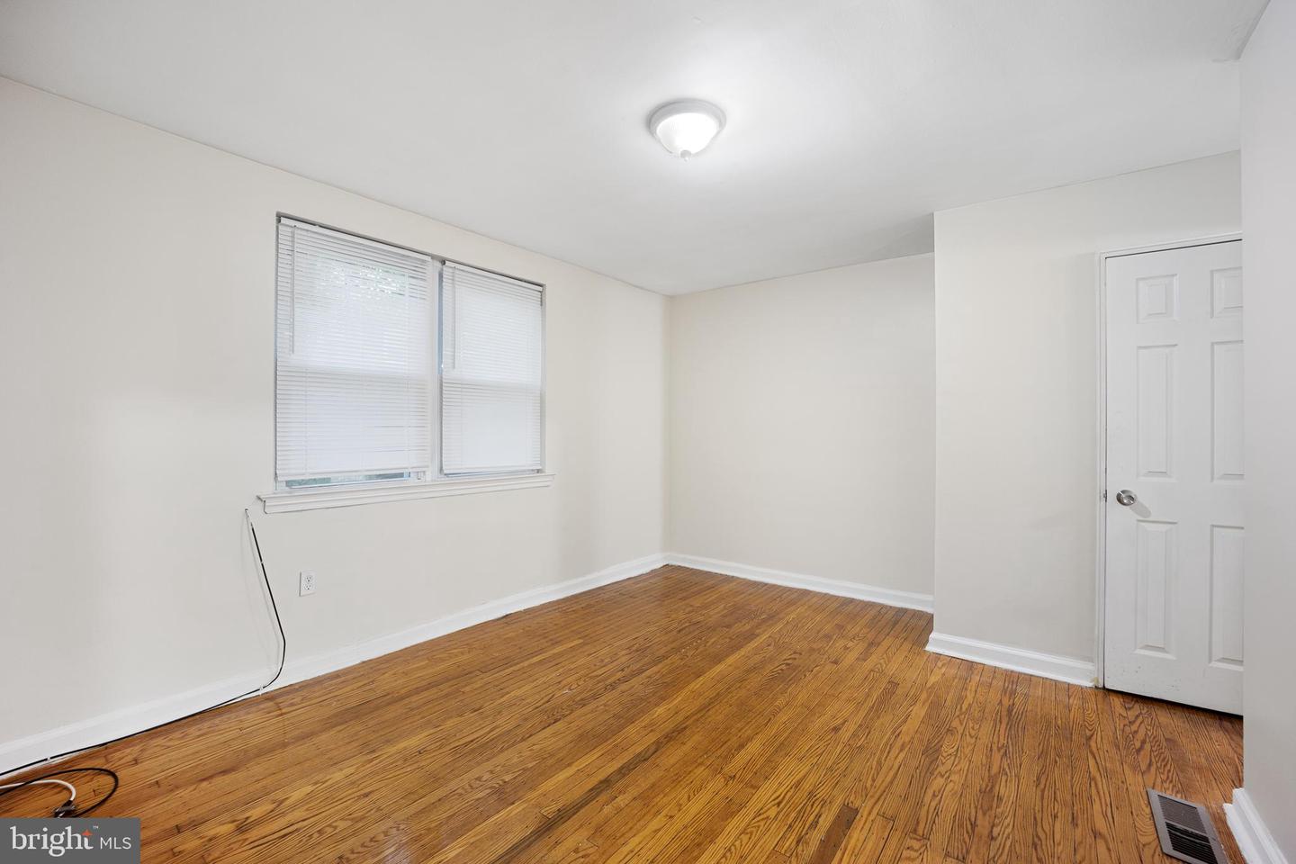 5324 N Marvine St Property Photo 7